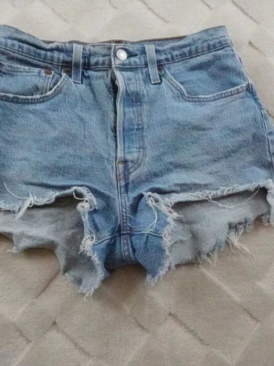 Levi's 501 High Rise Cutoff Shorts Womens 28 Light Wash - Picture 2 of 10